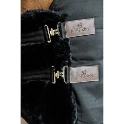 Kentucky Borstverlenger | Vegan Bont | 2 Sluitingen -Equestrian Supply Store 179A2640