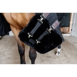 Kentucky Borstverlenger | Vegan Bont | 2 Sluitingen -Equestrian Supply Store 179A2647