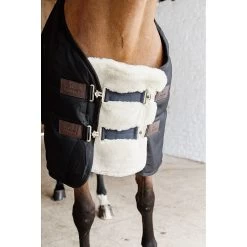 Kentucky Borstverlenger | Vegan Bont | 2 Sluitingen -Equestrian Supply Store 179A2654