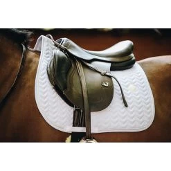 Kentucky Zadeldek | Fishbone | VZ -Equestrian Supply Store 7854605c83e8dc9739d086069b34696ff37b7f6a65b2c64964a00838d1d251ca