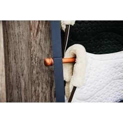 Grooming Deluxe Zadeldek Houder Luxe -Equestrian Supply Store b5933cc0adb586f05dd6325db6b7ce4f0c593ad65332e537e3bca11bfbdaf8fc