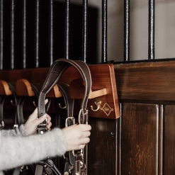 Grooming Deluxe Hoofdstelhanger | 5 Haken -Equestrian Supply Store grooming deluxe hoofdstelhanger3