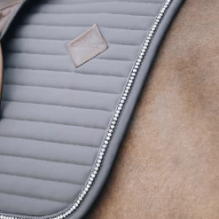 Kentucky Zadeldek | Pearls | DR -Equestrian Supply Store kentucky 42572 zadeldoek pearls dressage grijs2