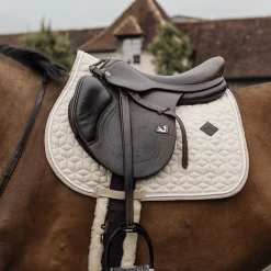 Kentucky Zadeldek | Wol | VZ -Equestrian Supply Store kentucky zadeldoek wool jumping beige2