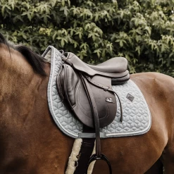 Kentucky Zadeldek | Wol | VZ -Equestrian Supply Store kentucky zadeldoek wool jumping lichtblauw2